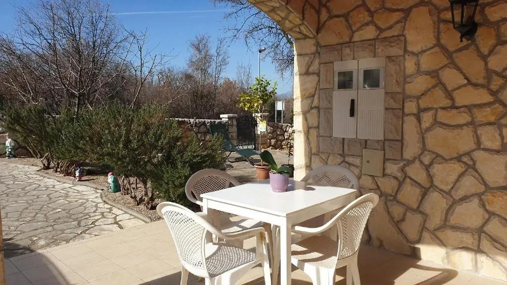 Guest house Apartments Roses Dobrinj Croatia