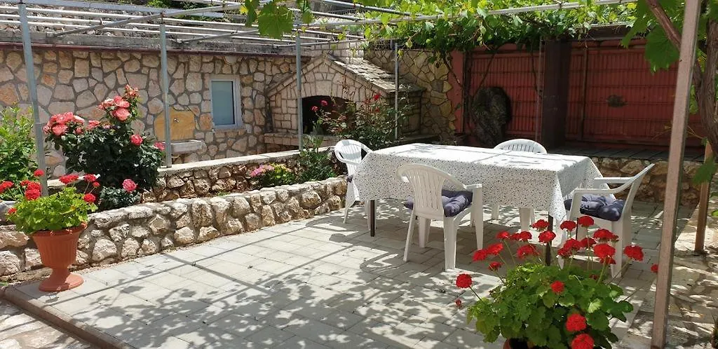 Apartments Roses Dobrinj Croatia