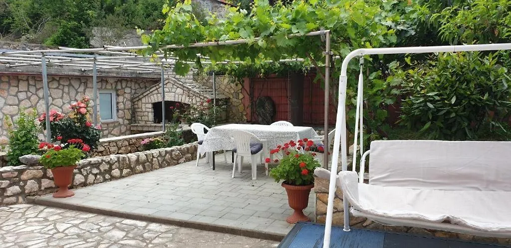 Guest house Apartments Roses Dobrinj Croatia