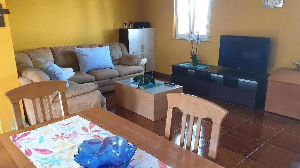 Guest house Apartments Roses Dobrinj