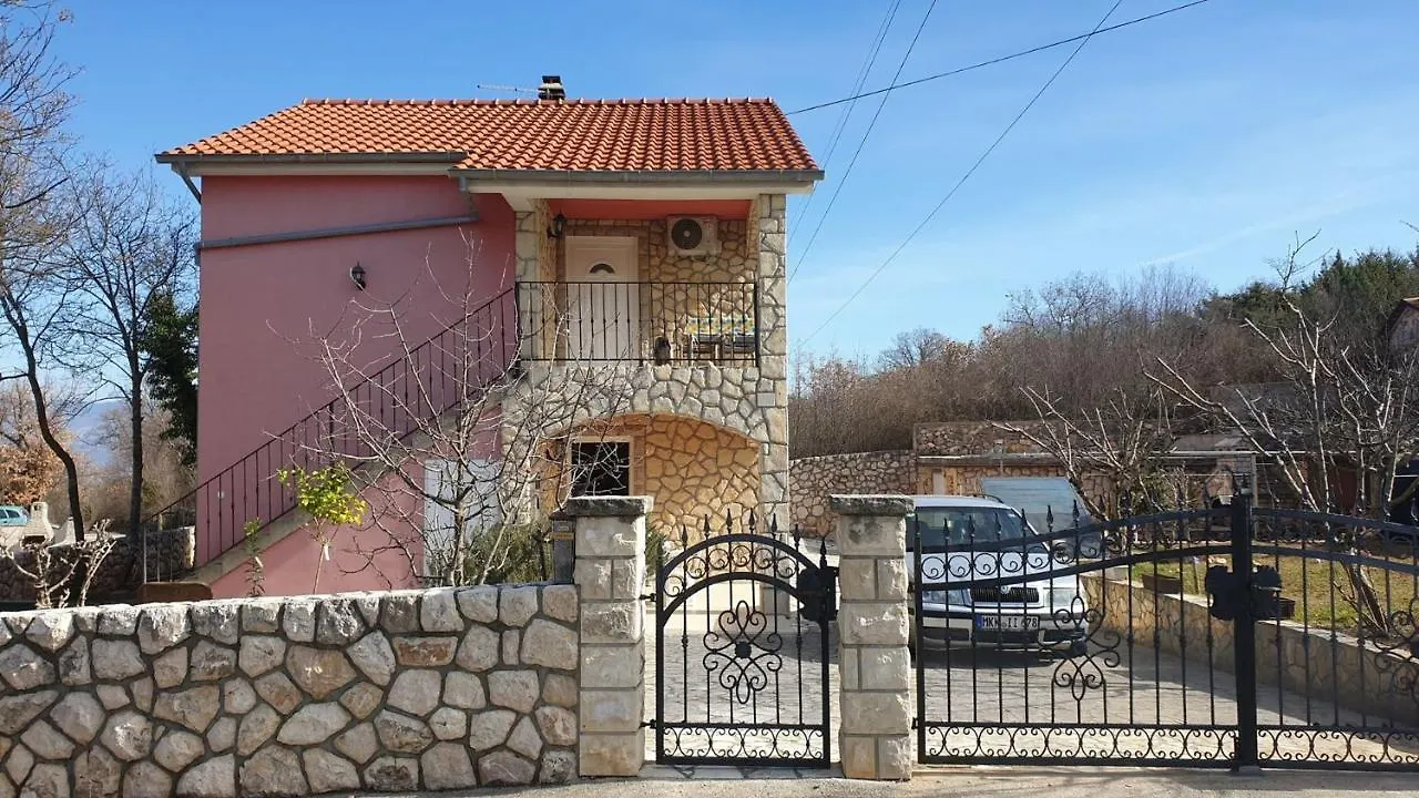 Guest house Apartments Roses Dobrinj Croatia